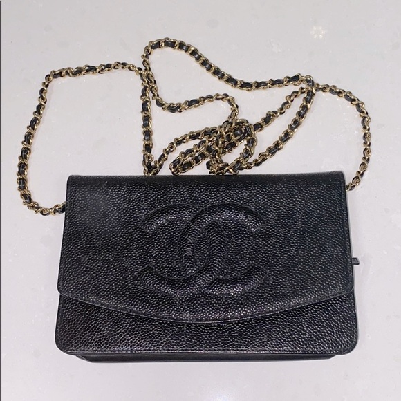 CHANEL Handbags - AUTH Chanel Vintage Calfskin Bag Black 14K Chain
